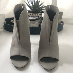 Aldo Booties Grey size 9